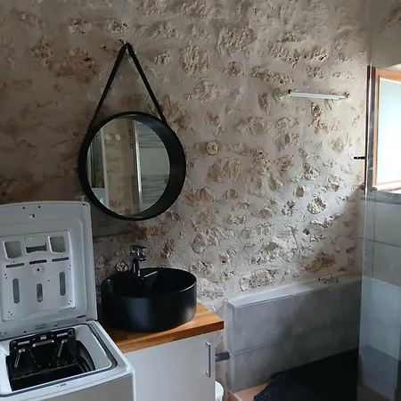 Holiday home Les De La Moure Basse Montaigu-de-Quercy