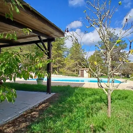 Les De La Moure Basse *