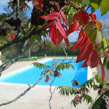 Les De La Moure Basse