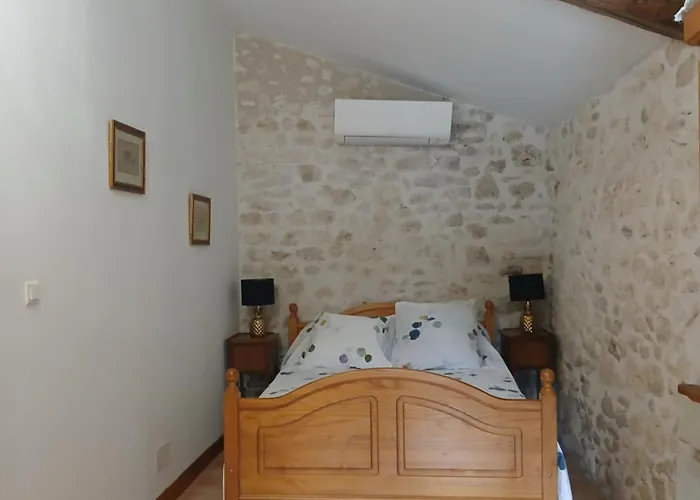 Les De La Moure Basse * Montaigu-de-Quercy