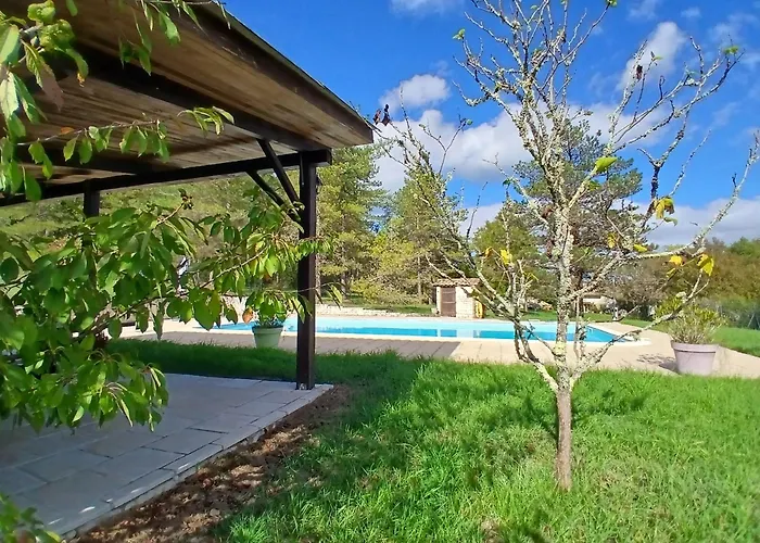 Les De La Moure Basse *