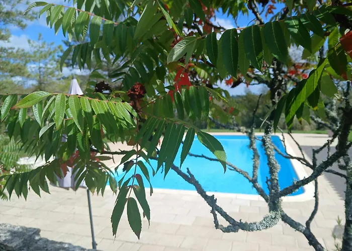 Les De La Moure Basse *